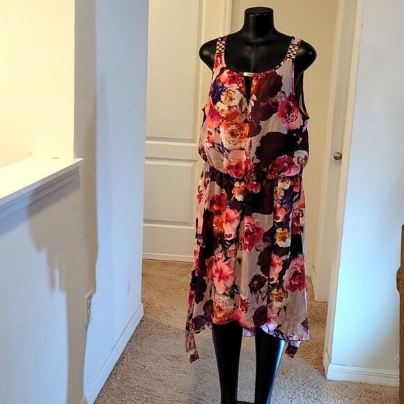 MIIE GABRIELLE MULTI-COLOR FLORAL PRINT DESIGN ROUNDNECK LINE SLEEVELESS DRESS - Picture 13 of 16